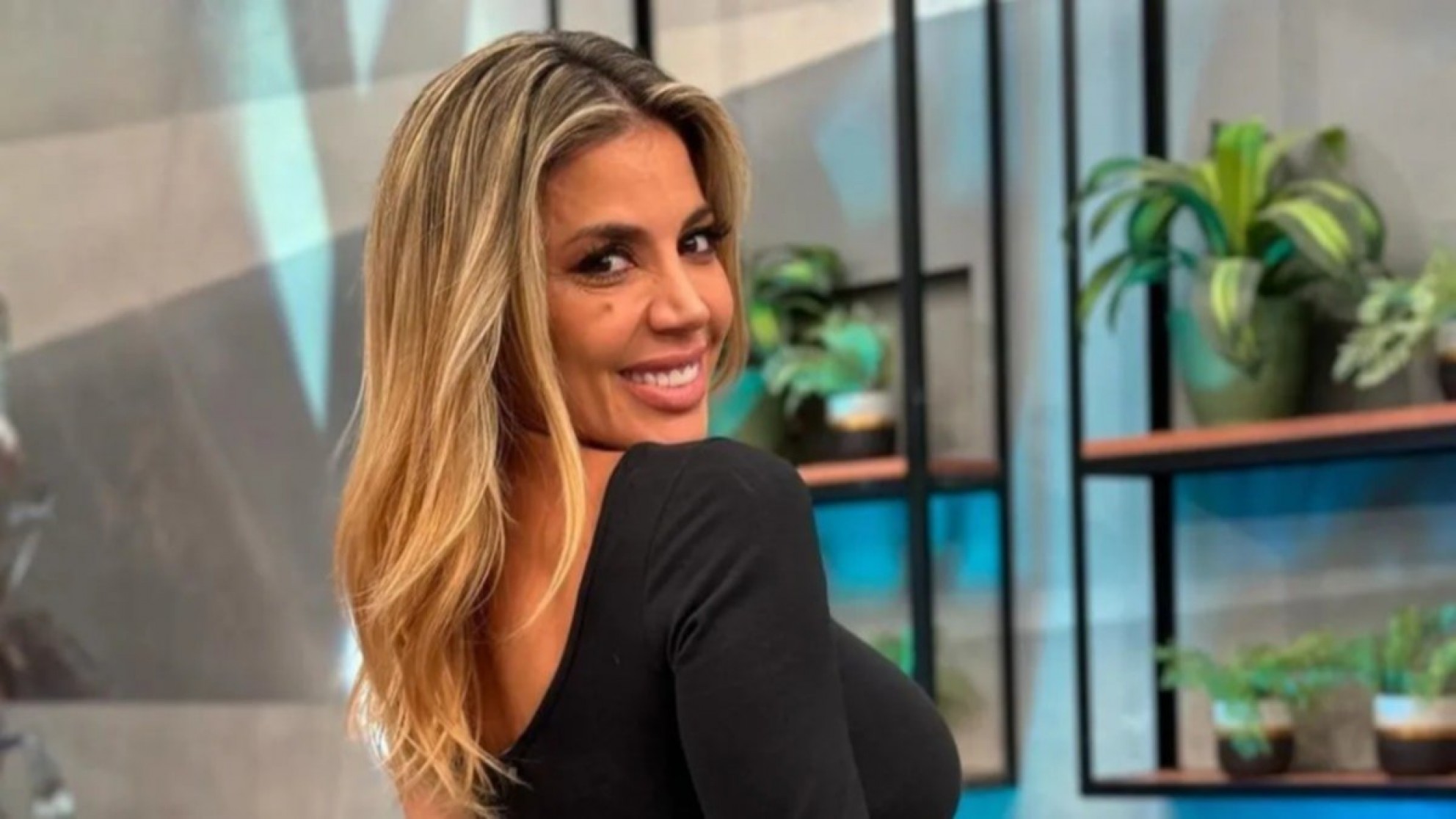 Virginia Gallardo sufrió un fuerte accidente con su moto: "Estaba tirada en el piso"